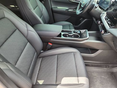 New 2026 Chevrolet Equinox LT w/ Convenience Package II FWD image 14