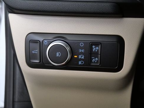 Certified 2020 Ford Escape Titanium AWD/4WD image 23