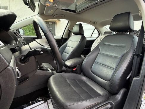 Used 2013 Volkswagen Jetta SE FWD image 12