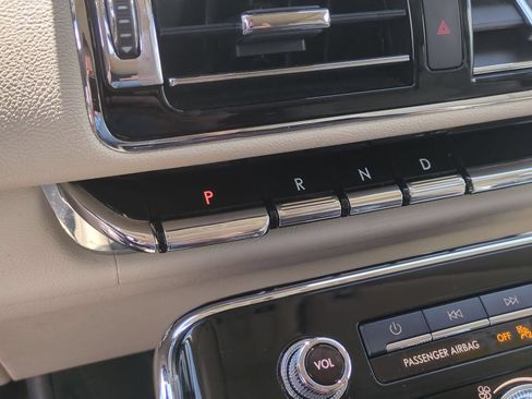 Used 2021 Lincoln Navigator L Reserve AWD/4WD image 16