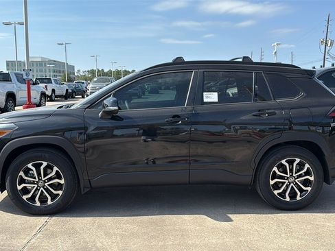 New 2026 Toyota Corolla Cross SE image 4