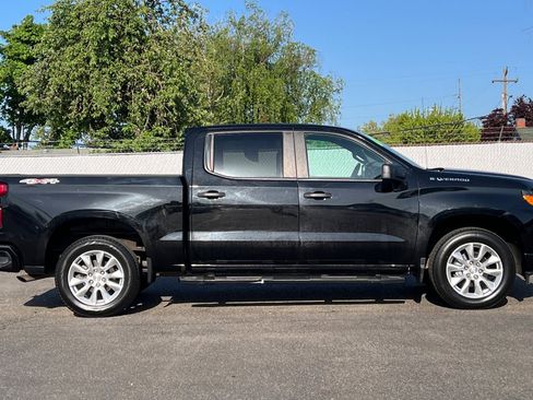 Used 2022 Chevrolet Silverado 1500 Custom image 3