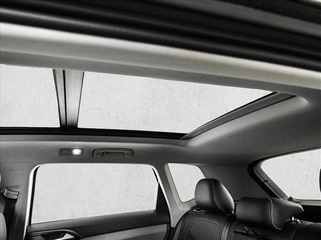 Used 2023 Volkswagen Taos SE w/ Panoramic Sunroof Package AWD/4WD image 20