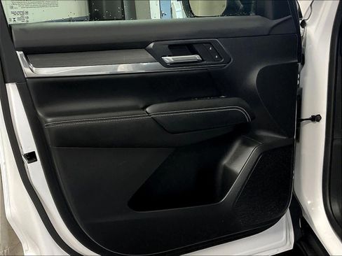 Used 2025 GMC Terrain Elevation image 9