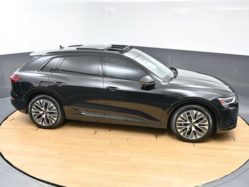 Used 2024 Audi Q8 e-tron Premium Plus w/ Premium Plus Package AWD/4WD image 49