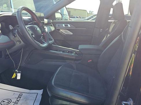 Used 2025 Ford Explorer ST image 8