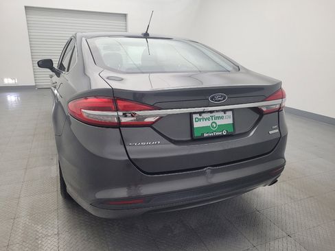 Used 2017 Ford Fusion SE image 6