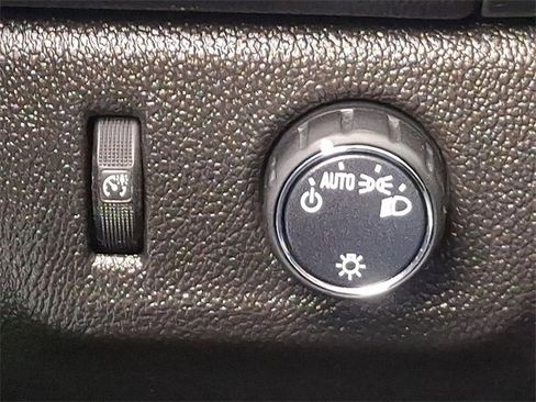 Used 2020 Chevrolet Colorado LT w/ Safety Package image 23