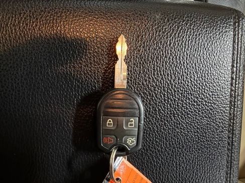 Used 2016 Ford Expedition XLT AWD/4WD image 45