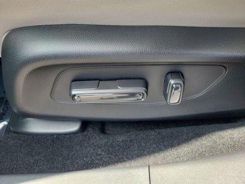 Certified 2026 Honda HR-V EX-L image 17
