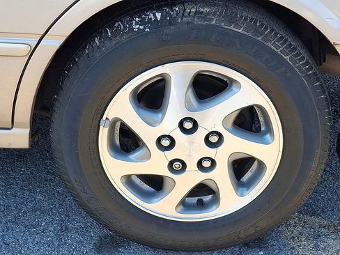 Used 1998 Toyota Camry LE image 8