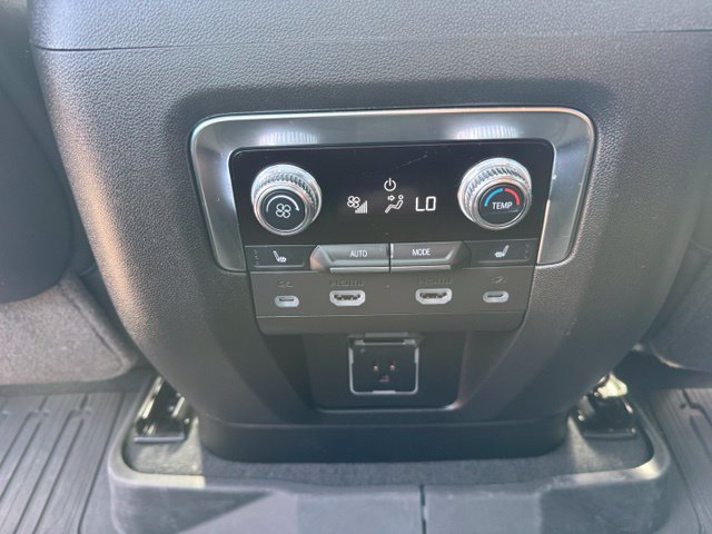 Used 2024 GMC Yukon Denali Ultimate AWD/4WD image 41