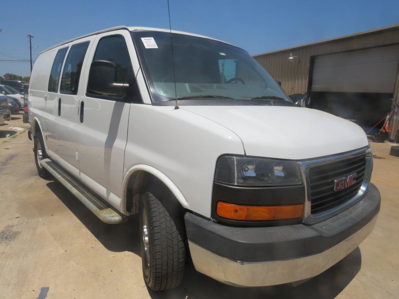 Used 2015 GMC Savana 2500 RWD image 3