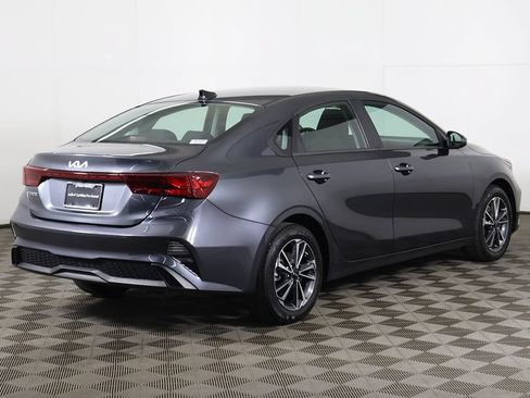 Used 2024 Kia Forte LXS w/ LXS Technology Package FWD image 9