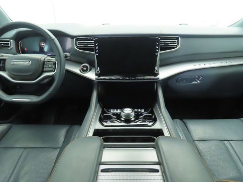 Used 2023 Jeep Grand Wagoneer Series II image 13