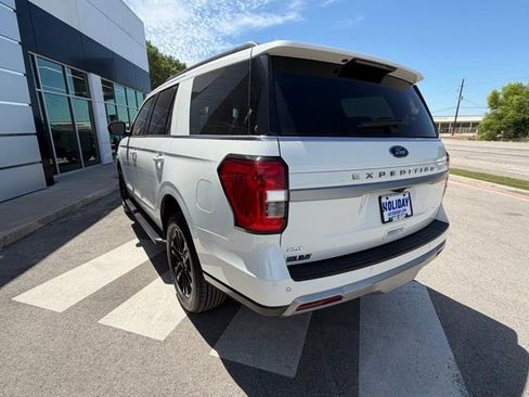 Used 2023 Ford Expedition XLT RWD image 9