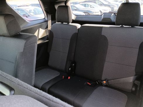 Used 2022 Chevrolet Traverse LT image 29