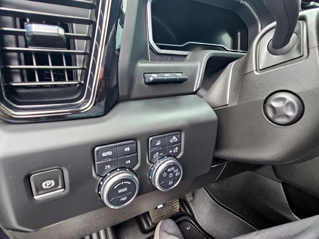 Used 2022 GMC Sierra 1500 AT4 w/ AT4 Premium Package AWD/4WD image 22