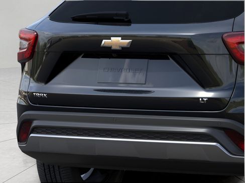 New 2026 Chevrolet Trax LT w/ Sunroof Package image 14