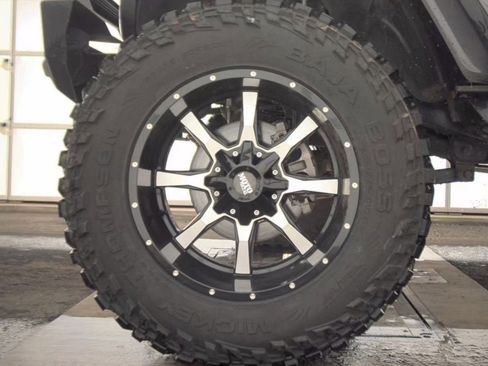 Used 2021 Jeep Gladiator Overland image 8