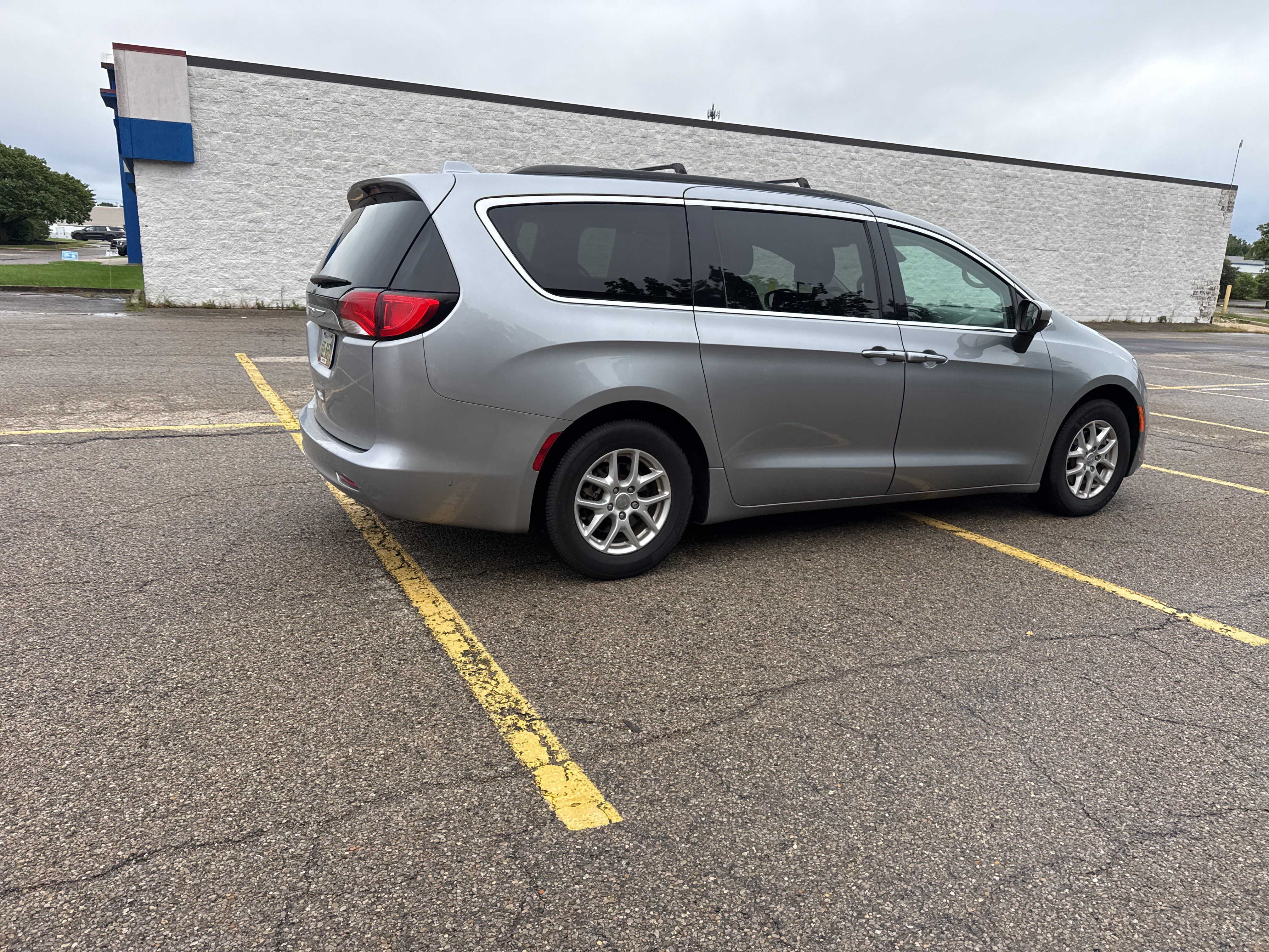 Used 2020 Chrysler Voyager Lxi FWD image 22