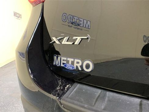 Used 2022 Ford Explorer XLT image 19