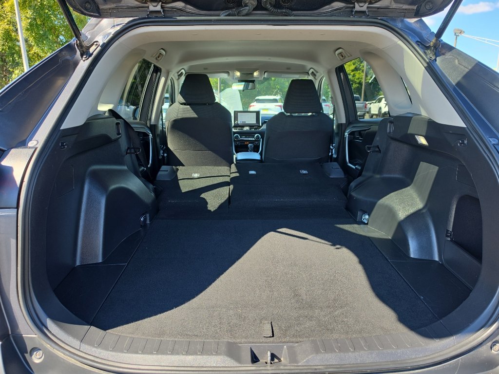 Certified 2025 Toyota RAV4 LE AWD/4WD image 10