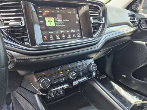 Used 2021 Dodge Durango SXT AWD/4WD image 11