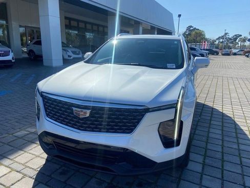 Certified 2025 Cadillac XT4 Premium Luxury FWD image 2