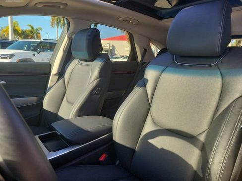 Used 2026 Genesis GV70 2.5T Select image 25