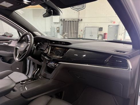 Used 2025 Cadillac XT6 Sport w/ LPO, Floor Liner Package AWD/4WD image 13