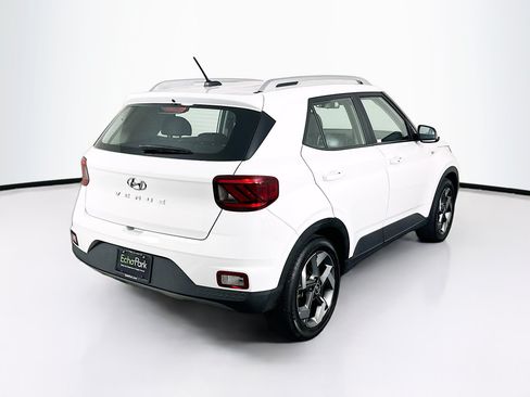 Used 2025 Hyundai Venue SEL FWD image 9