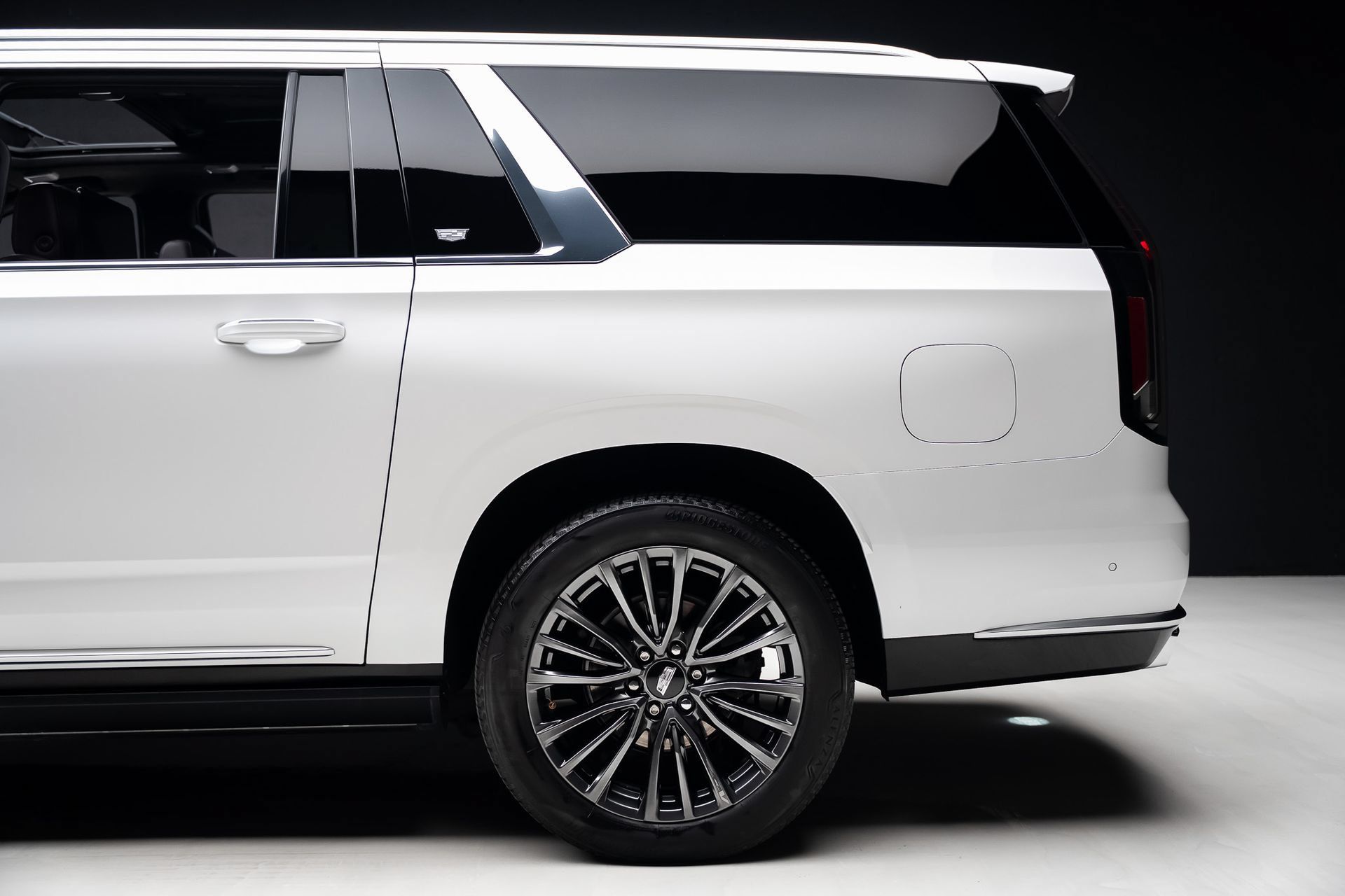 Used 2022 Cadillac Escalade ESV Premium Luxury Platinum w/ LPO, Floor Liner Package AWD/4WD image 20
