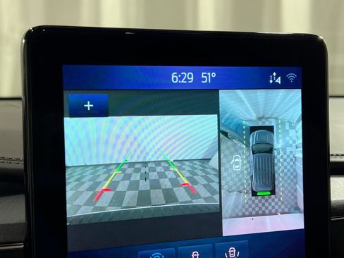 Used 2023 Ford Explorer Platinum w/ Technology Package image 30