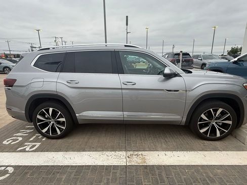 Used 2024 Volkswagen Atlas SEL Premium R-Line AWD/4WD image 5