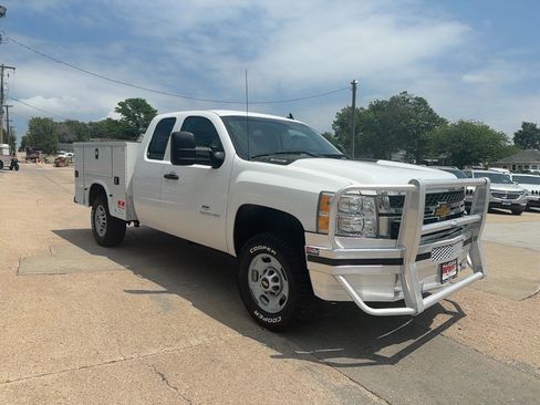 Used 2013 Chevrolet Silverado 2500 W/T AWD/4WD image 5