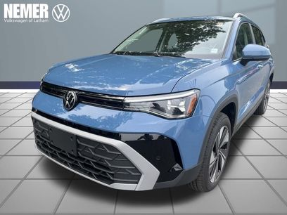 New 2025 Volkswagen Taos SE