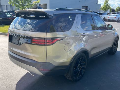Used 2025 Land Rover Discovery S AWD/4WD image 7