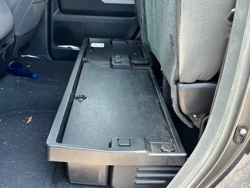 Used 2017 Toyota Tundra SR5 AWD/4WD image 9
