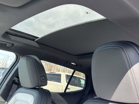 New 2026 Chevrolet Equinox EV LT image 9