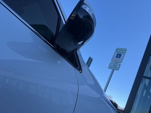 Used 2019 Kia Sorento SX w/ SX Touring Package image 17