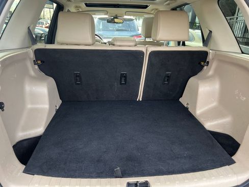 Used 2014 Land Rover LR2 Base image 12