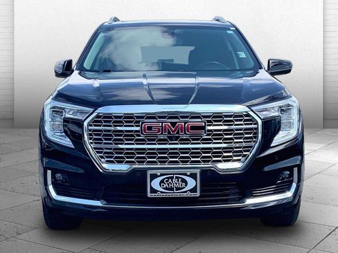 Used 2022 GMC Terrain Denali w/ Denali Premium Package AWD/4WD image 2