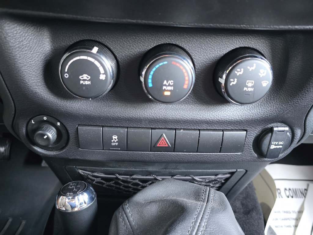 Used 2017 Jeep Wrangler Unlimited Sport w/ Quick Order Package 23S AWD/4WD image 15