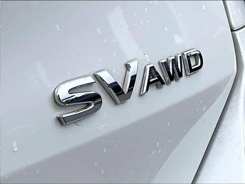 Used 2017 Nissan Rogue SV AWD/4WD image 9