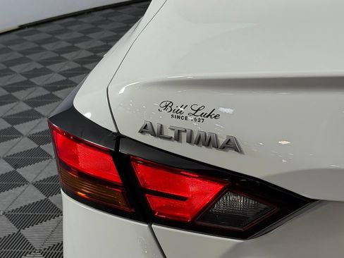 Used 2026 Nissan Altima 2.5 SR FWD image 13