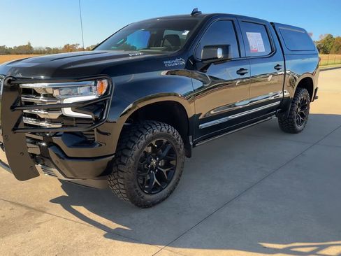 Used 2025 Chevrolet Silverado 1500 High Country w/ Technology Package image 3