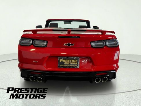 Used 2021 Chevrolet Camaro SS RWD image 5