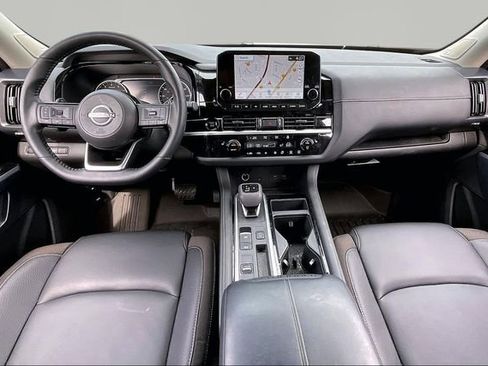 Used 2025 Nissan Pathfinder SL w/ SL Premium Package FWD image 7