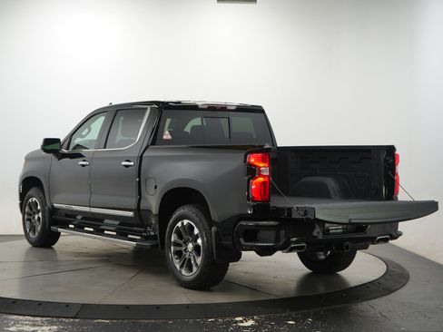 Used 2024 Chevrolet Silverado 1500 High Country image 11